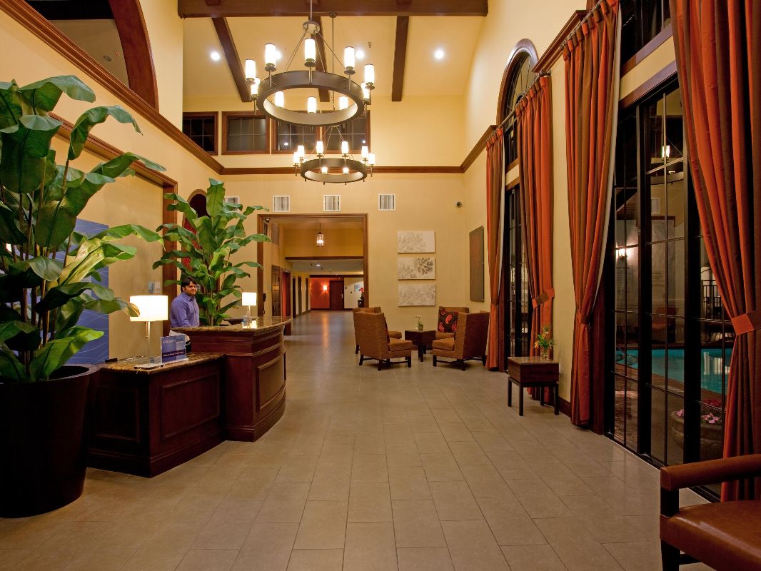 Holiday Inn San Clemente Lobby